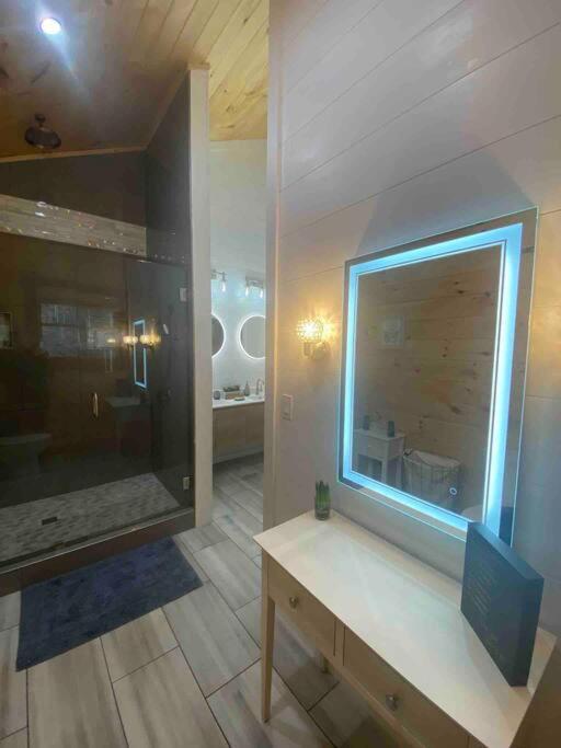 The Grand Tennessean Cabin- Four Bedroom Luxury Cabin In The Mountains 비둘기 포지 외부 사진