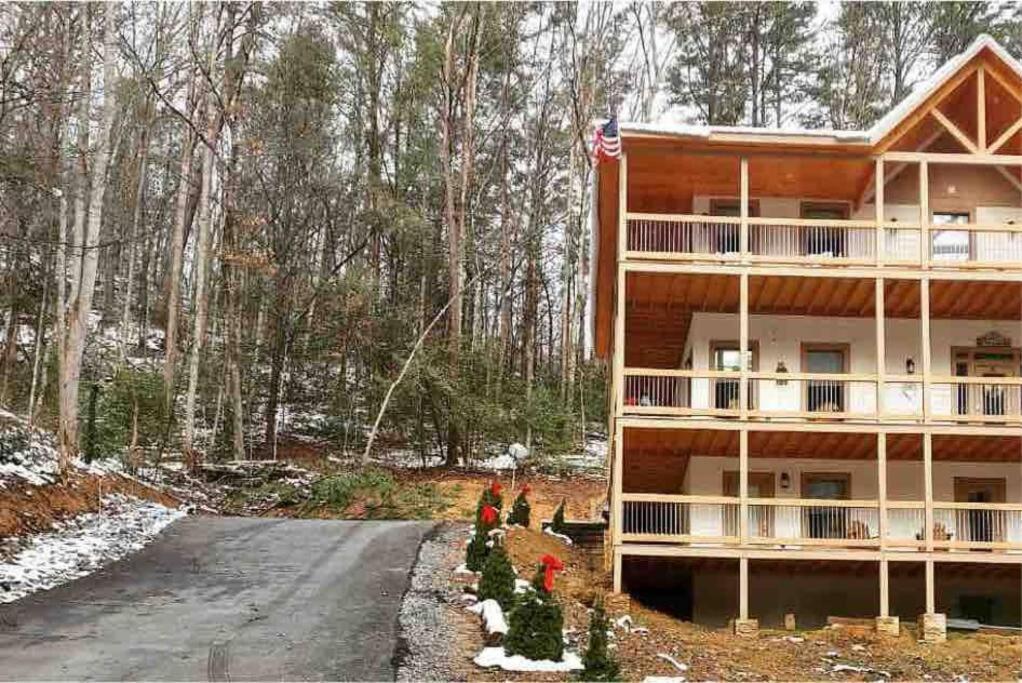 The Grand Tennessean Cabin- Four Bedroom Luxury Cabin In The Mountains 비둘기 포지 외부 사진
