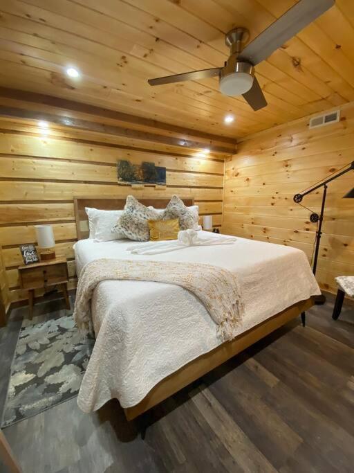 The Grand Tennessean Cabin- Four Bedroom Luxury Cabin In The Mountains 비둘기 포지 외부 사진